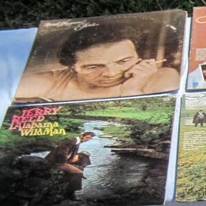 Vtg    Bundle of 6+ LP 33's  12"  (Merle Haggard/Jerry Reed  & more)  Albums